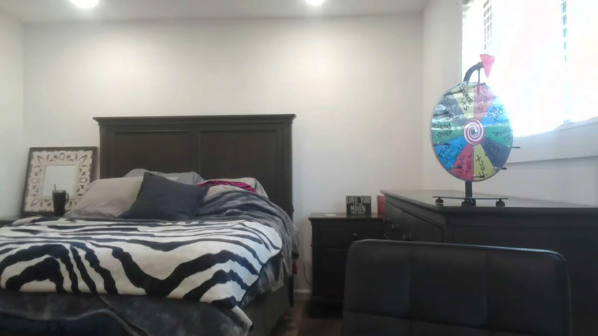 Gallery image thumbnail from blondmilf92's myfreecams stream on, 03/17/2023, 20:25 image 19 of 20
