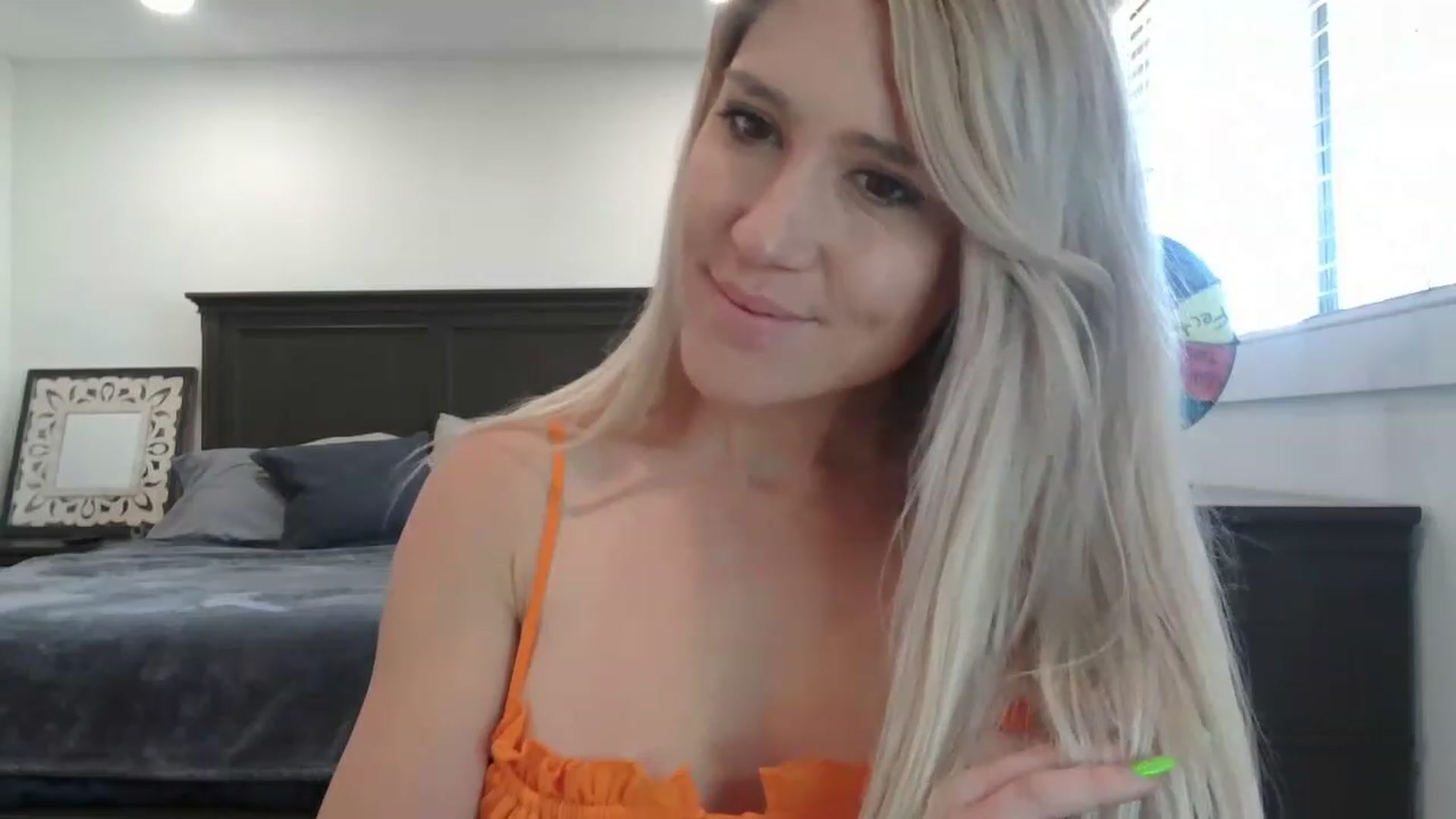 Gallery image thumbnail from blondmilf92's myfreecams stream on, 03/24/2023, 21:09 image 18 of 20