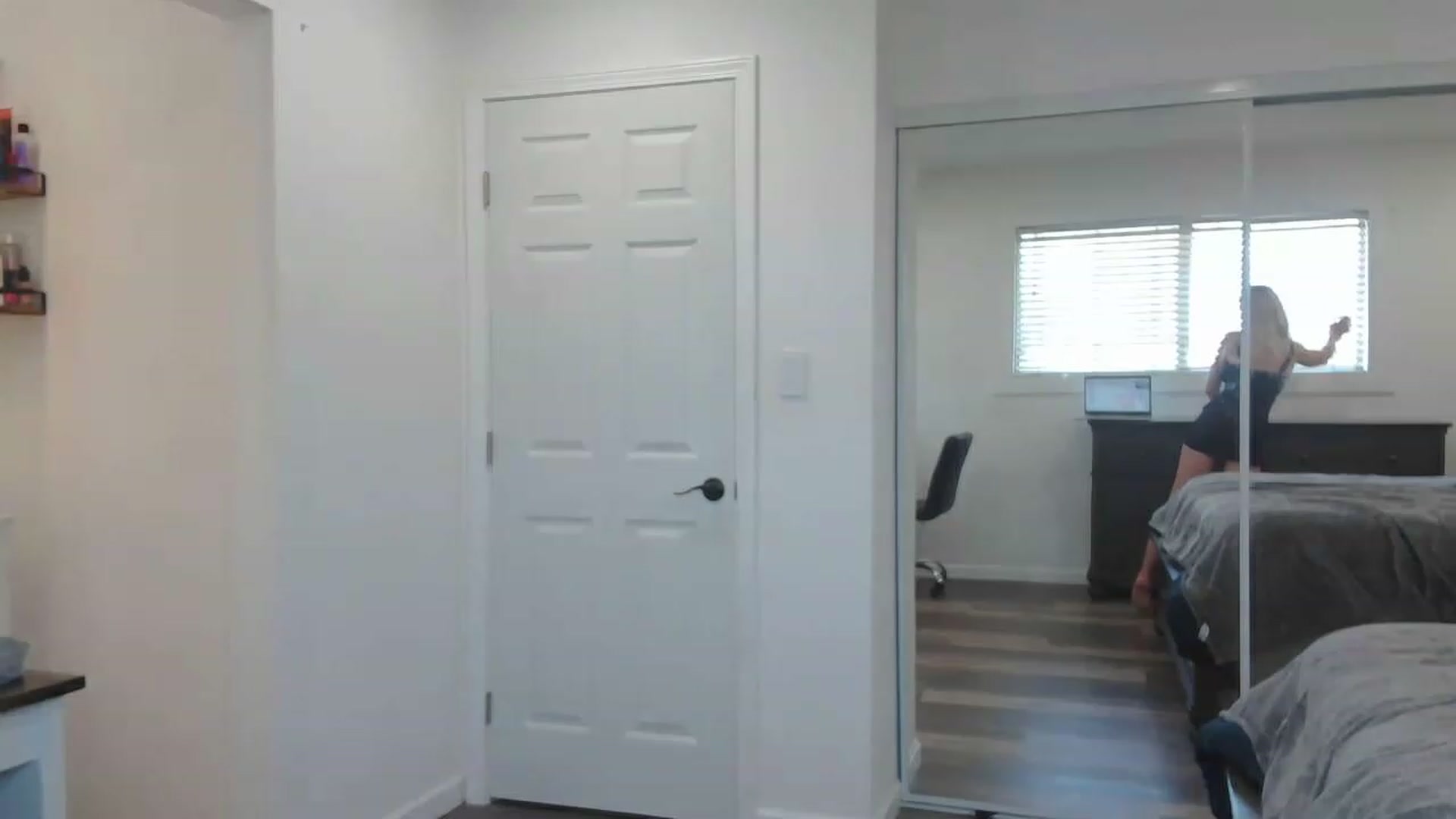 Gallery image thumbnail from blondmilf92's myfreecams stream on, 03/27/2023, 18:49 image 8 of 20