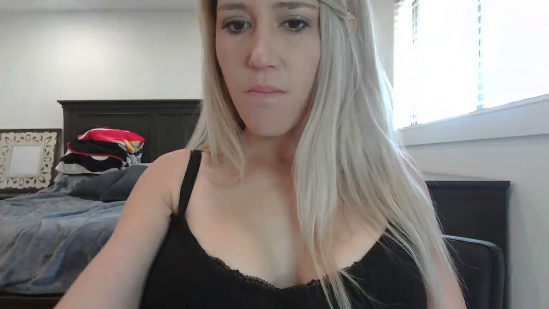 Gallery image thumbnail from blondmilf92's myfreecams stream on, 03/27/2023, 18:49 image 15 of 20