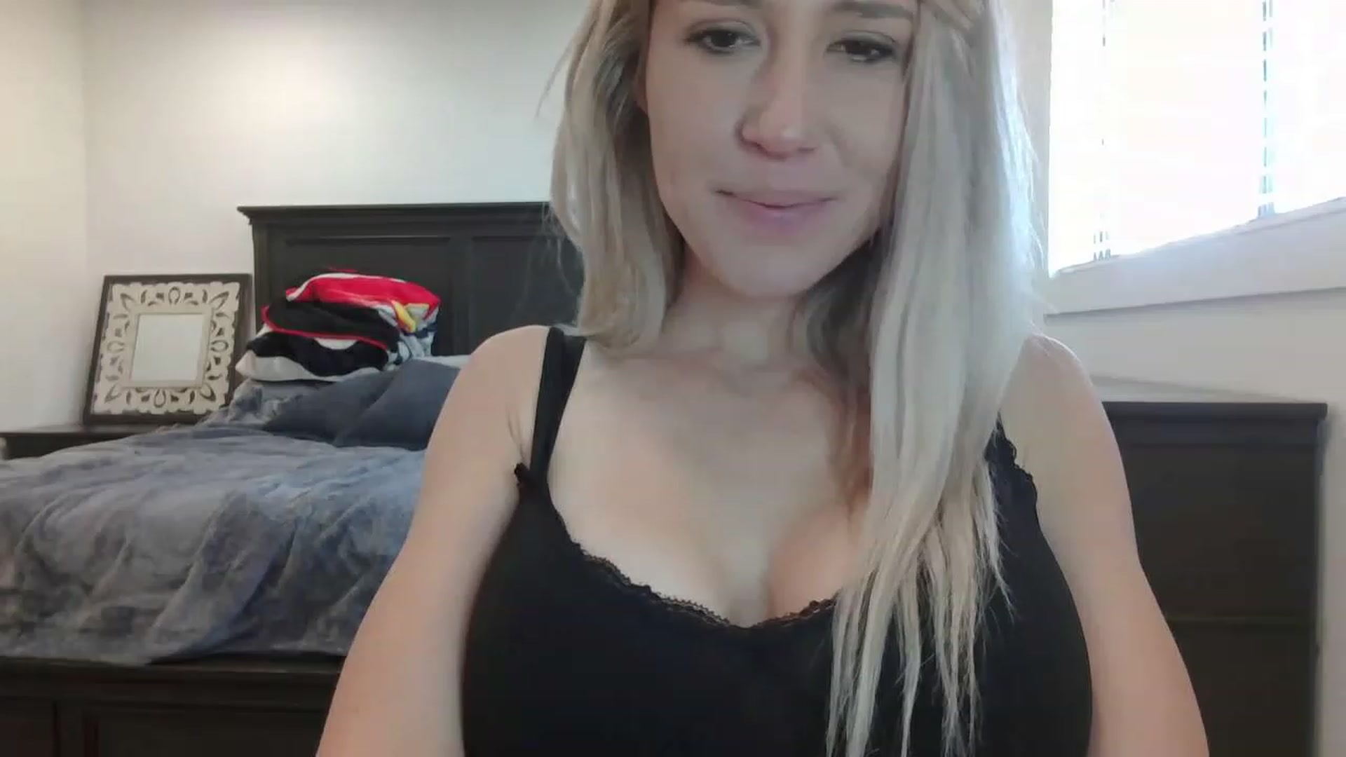 Gallery image thumbnail from blondmilf92's myfreecams stream on, 03/27/2023, 22:12 image 1 of 20