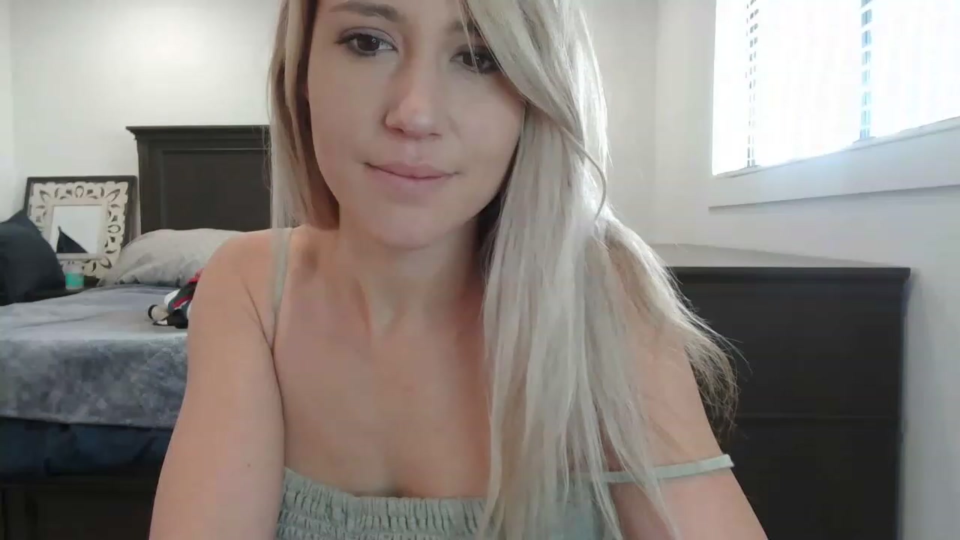 Gallery image thumbnail from blondmilf92's myfreecams stream on, 03/30/2023, 21:13 image 5 of 20