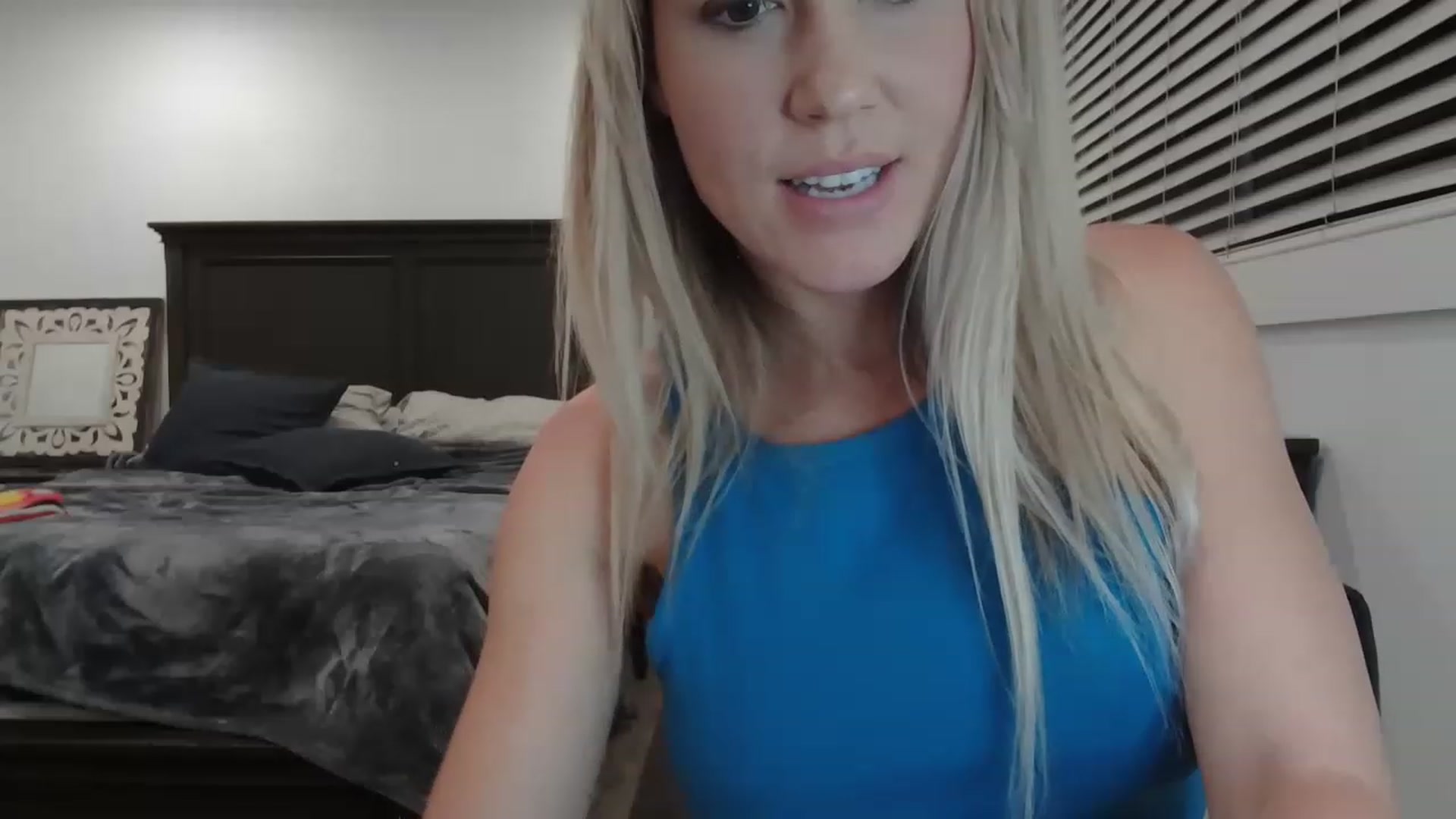 Gallery image thumbnail from blondmilf92's myfreecams stream on, 04/12/2023, 05:32 image 4 of 20