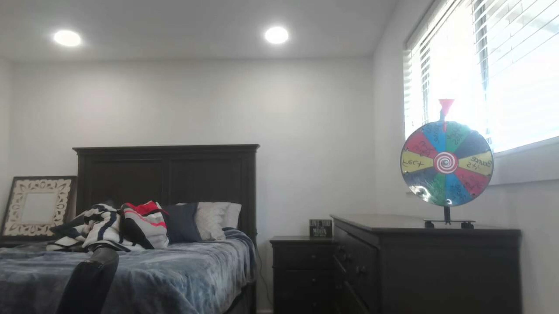 Gallery image thumbnail from blondmilf92's myfreecams stream on, 04/17/2023, 20:25 image 5 of 20