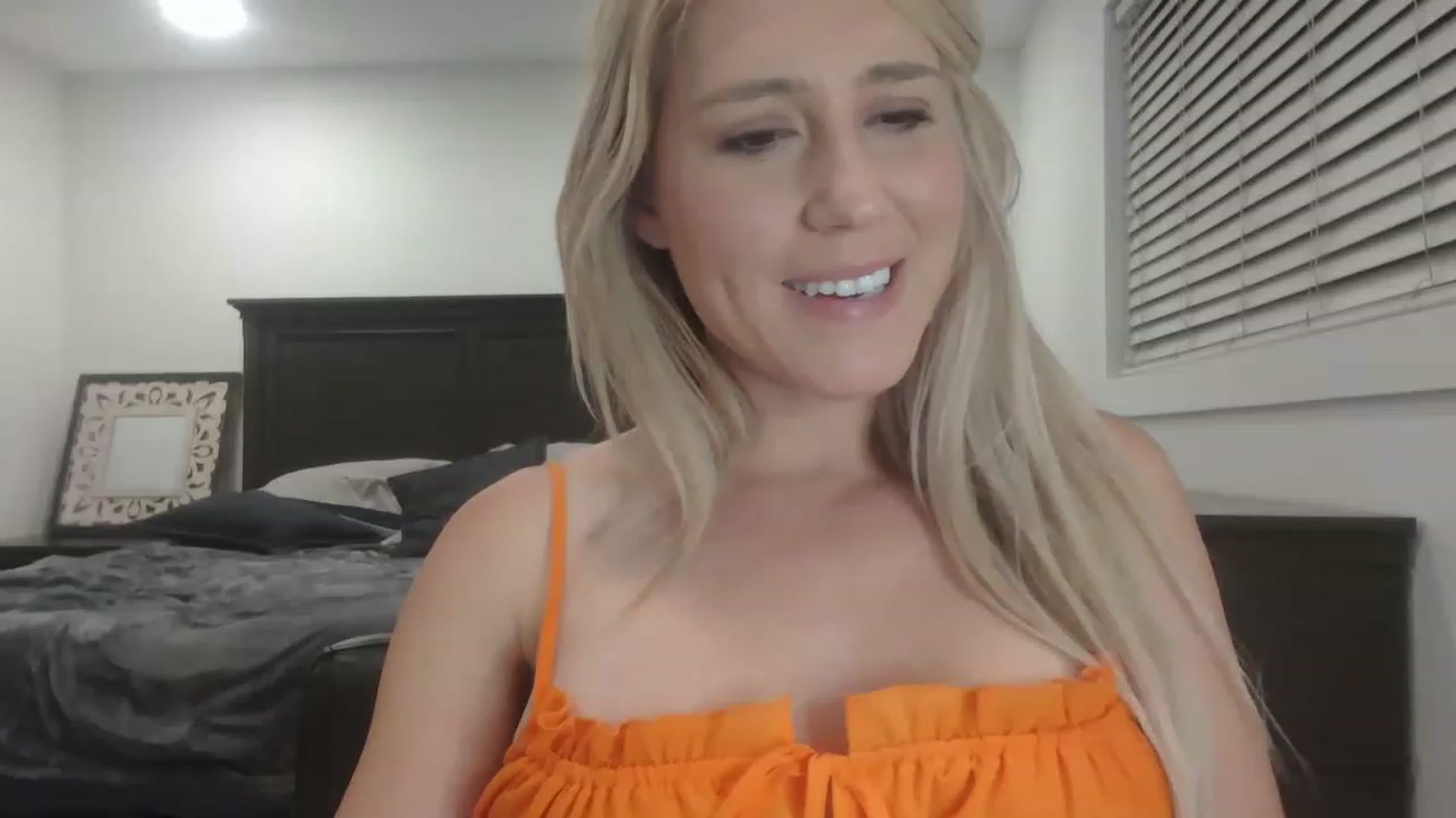 Gallery image thumbnail from blondmilf92's myfreecams stream on, 04/18/2023, 04:54 image 2 of 20