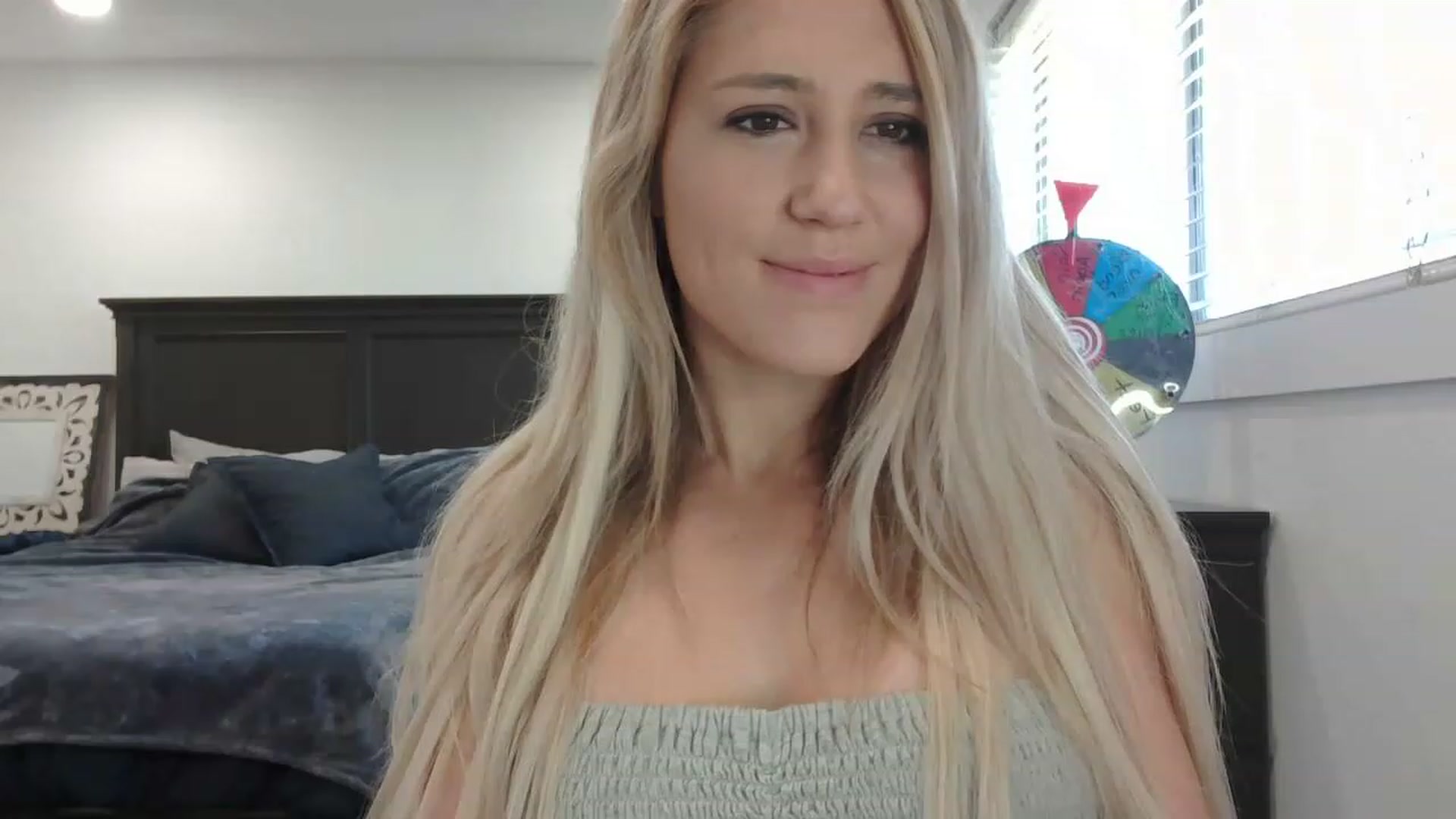 Gallery image thumbnail from blondmilf92's myfreecams stream on, 04/20/2023, 16:21 image 15 of 20