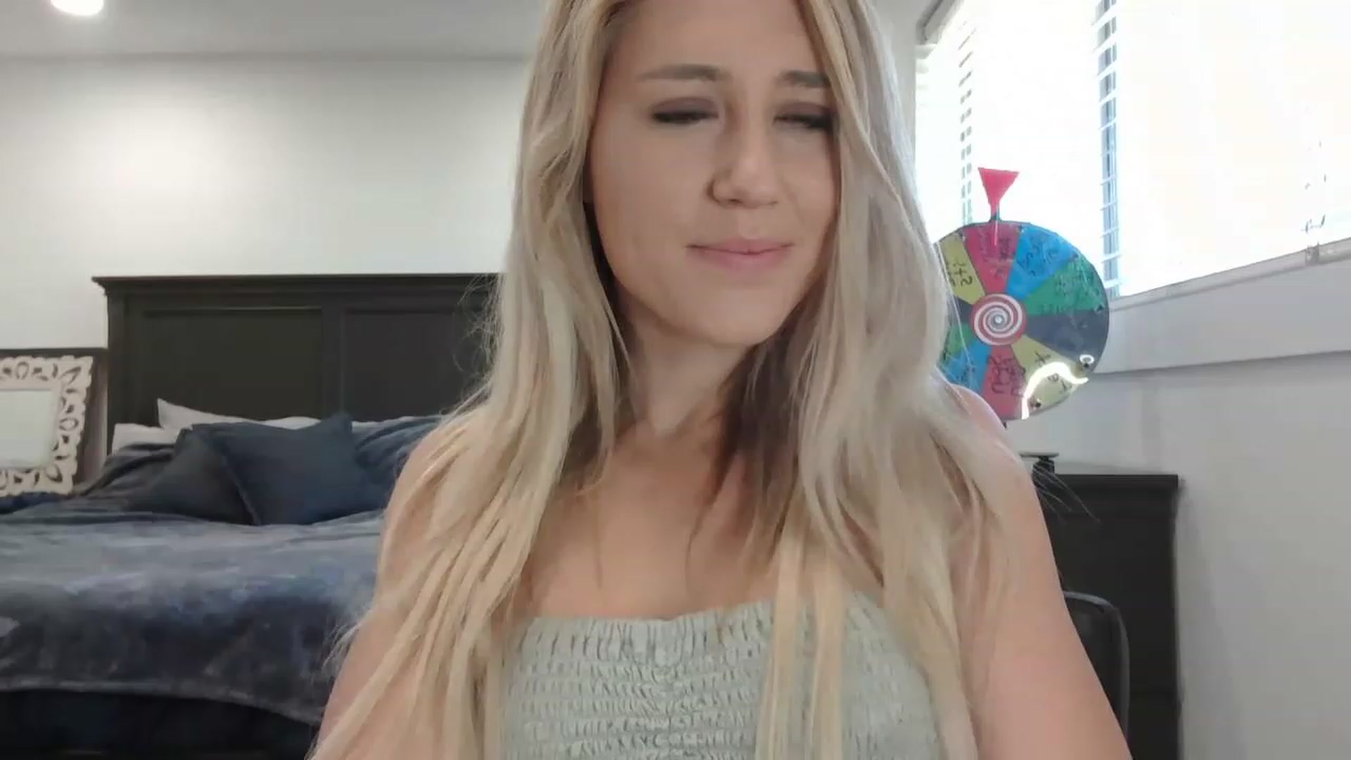 Gallery image thumbnail from blondmilf92's myfreecams stream on, 04/20/2023, 16:21 image 12 of 20