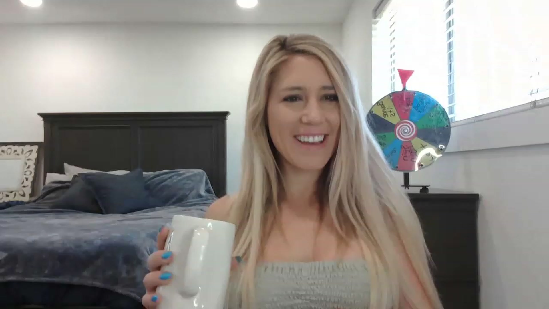 Gallery image thumbnail from blondmilf92's myfreecams stream on, 04/20/2023, 16:21 image 18 of 20
