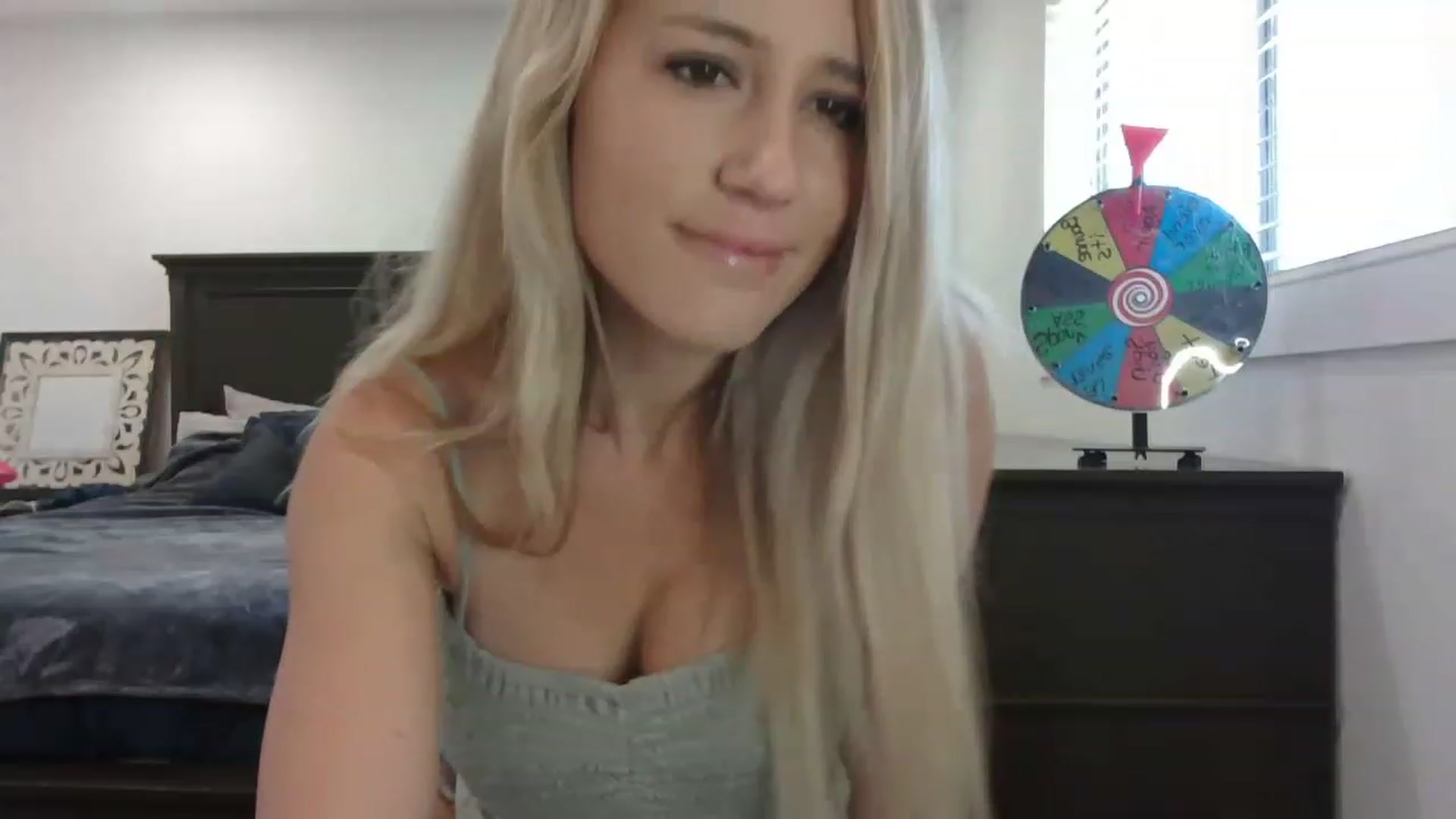 Gallery image thumbnail from blondmilf92's myfreecams stream on, 04/20/2023, 18:07 image 2 of 20