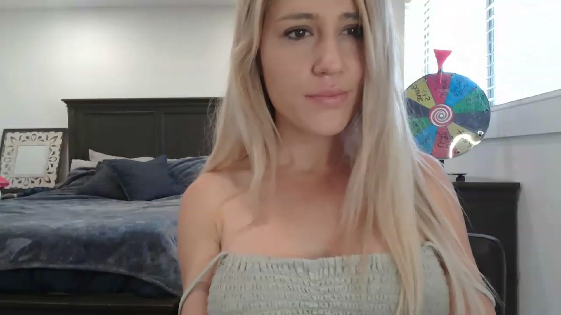 Gallery image thumbnail from blondmilf92's myfreecams stream on, 04/20/2023, 18:07 image 6 of 20
