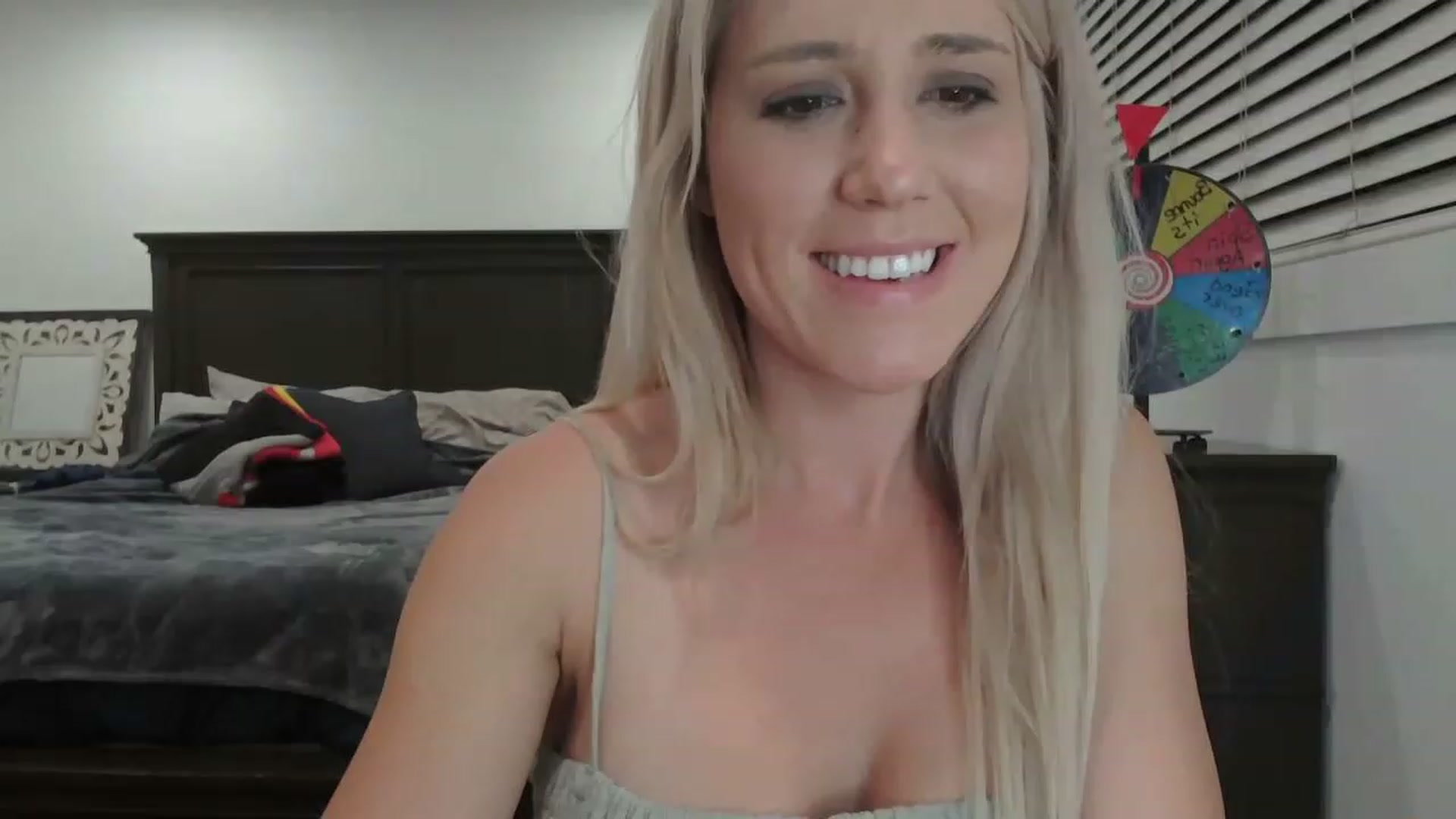 Gallery image thumbnail from blondmilf92's myfreecams stream on, 04/21/2023, 05:06 image 5 of 20