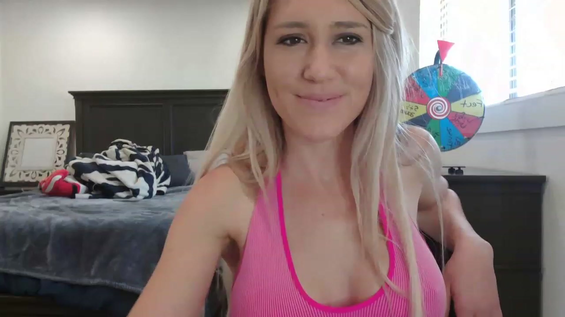 Gallery image thumbnail from blondmilf92's myfreecams stream on, 04/21/2023, 20:06 image 5 of 20