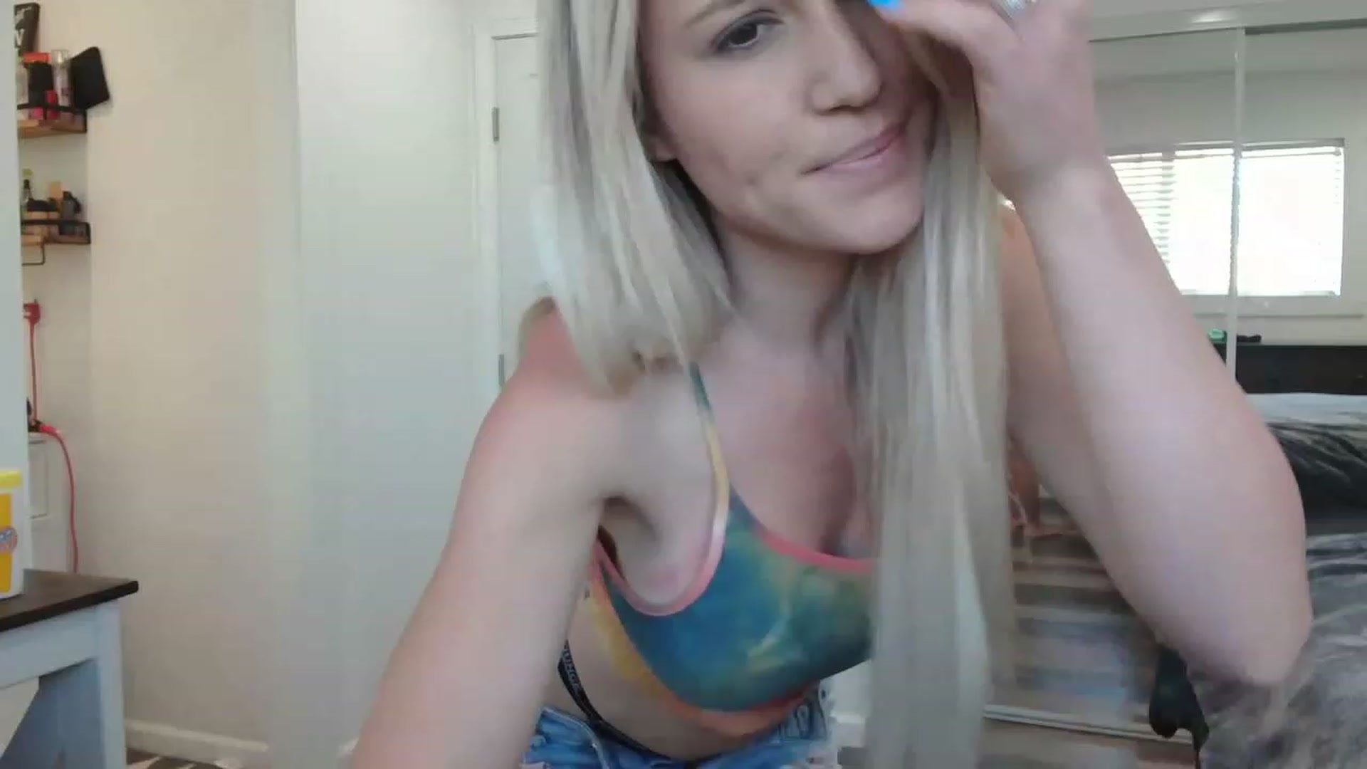 Gallery image thumbnail from blondmilf92's myfreecams stream on, 04/24/2023, 19:08 image 6 of 20