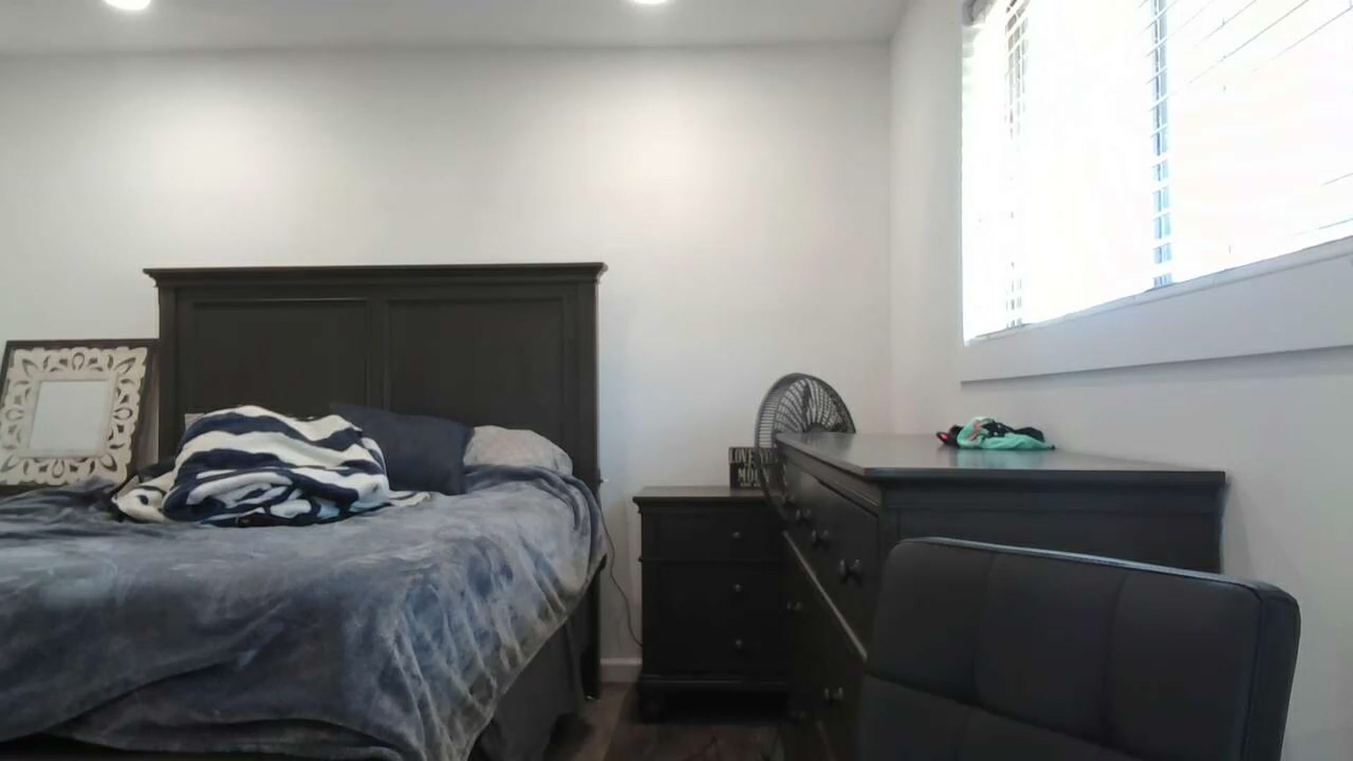 Gallery image thumbnail from blondmilf92's myfreecams stream on, 04/24/2023, 19:08 image 20 of 20