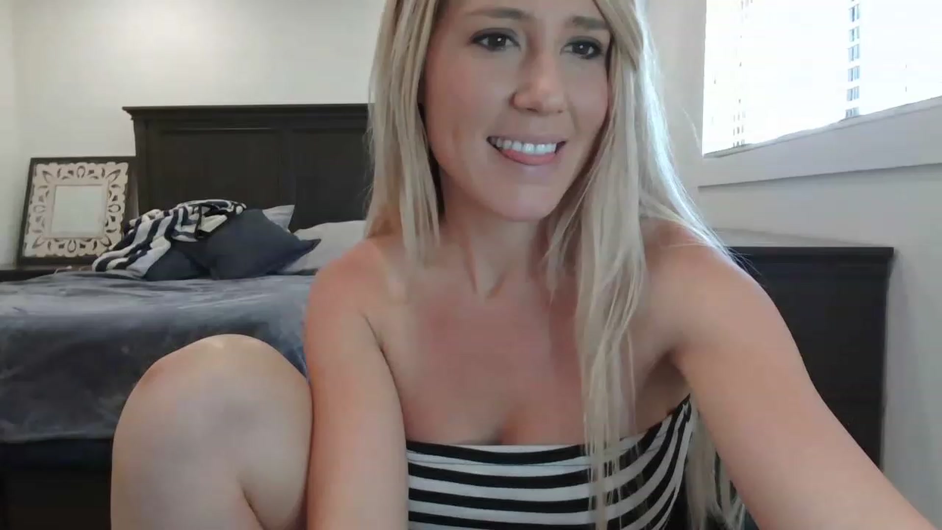 Gallery image thumbnail from blondmilf92's myfreecams stream on, 04/26/2023, 20:09 image 15 of 20