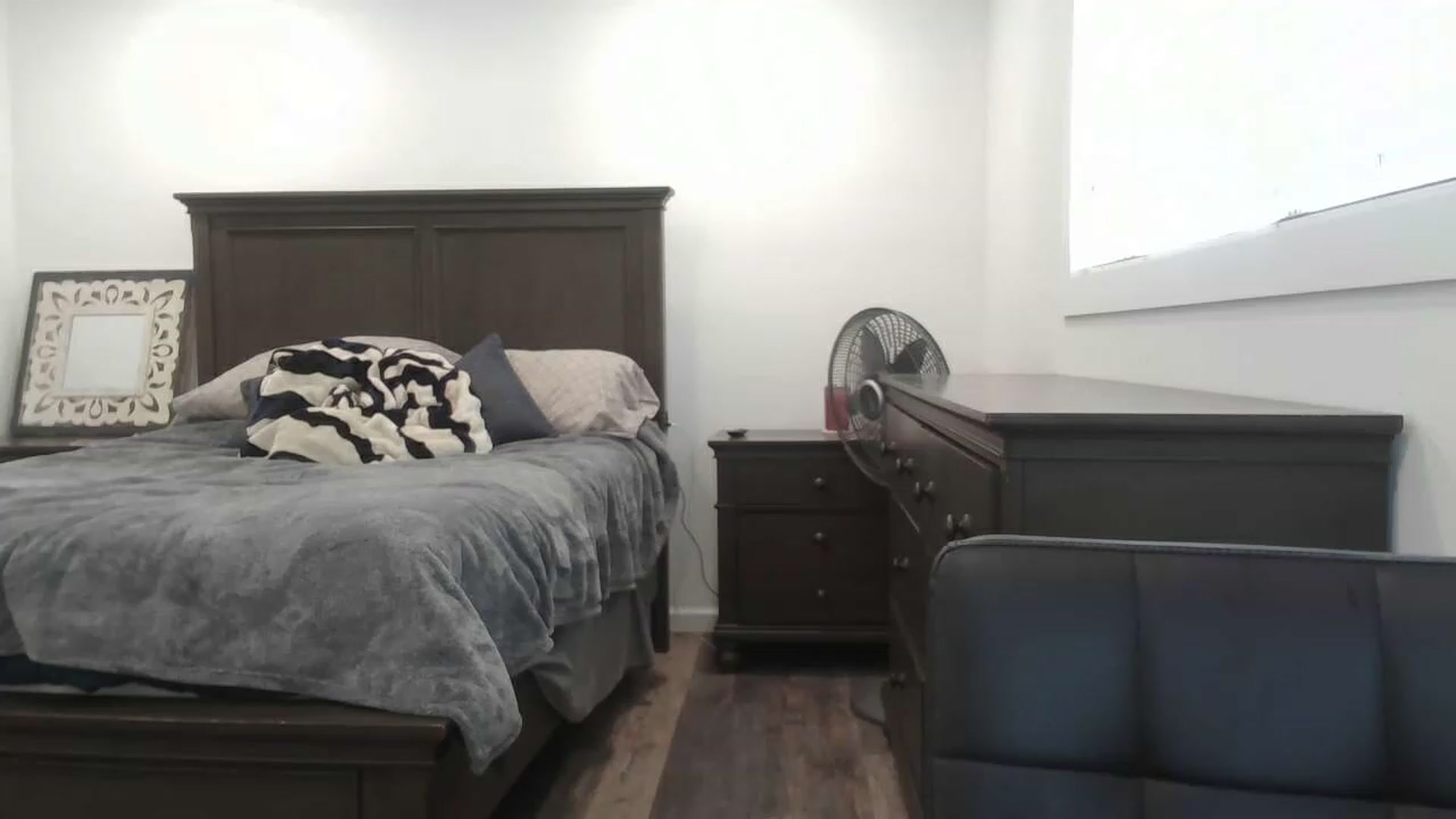 Gallery image thumbnail from blondmilf92's myfreecams stream on, 05/03/2023, 18:32 image 14 of 20