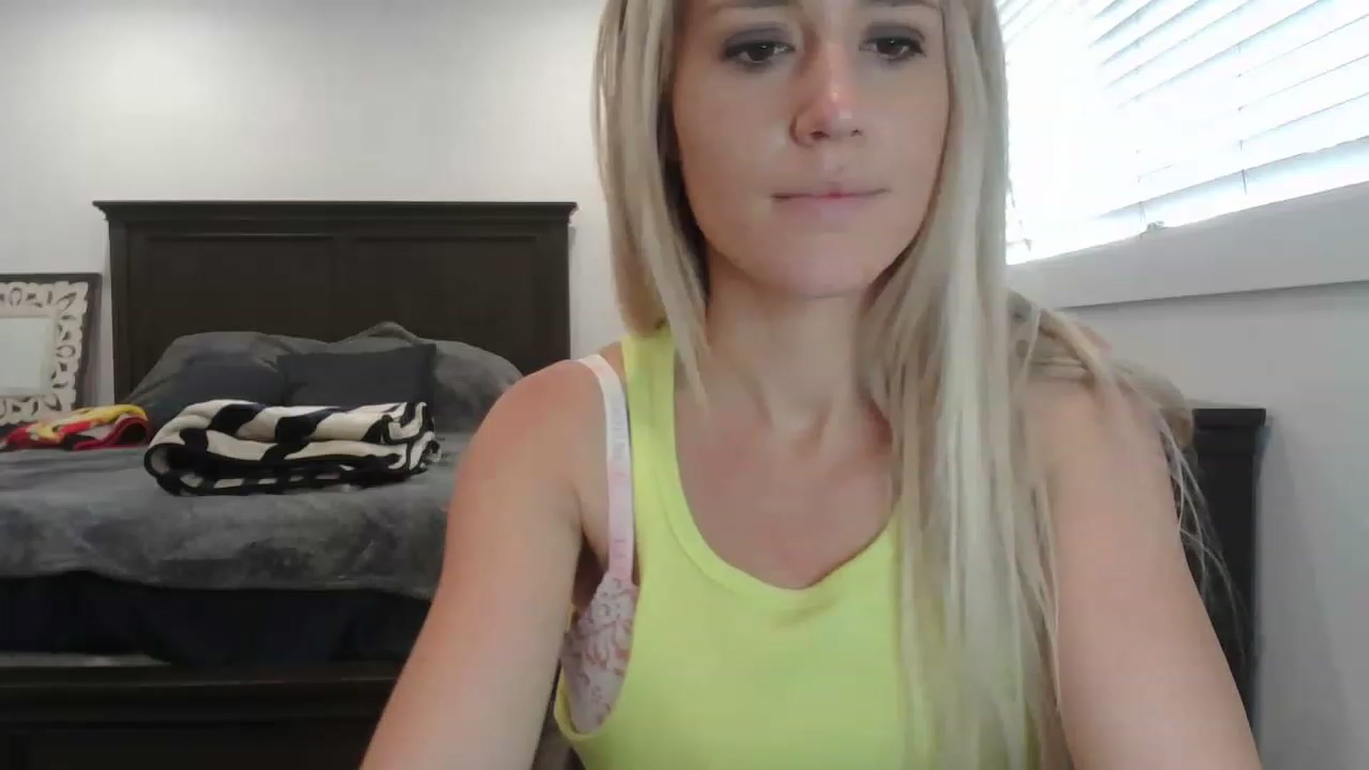 Gallery image thumbnail from blondmilf92's myfreecams stream on, 05/05/2023, 18:12 image 14 of 20