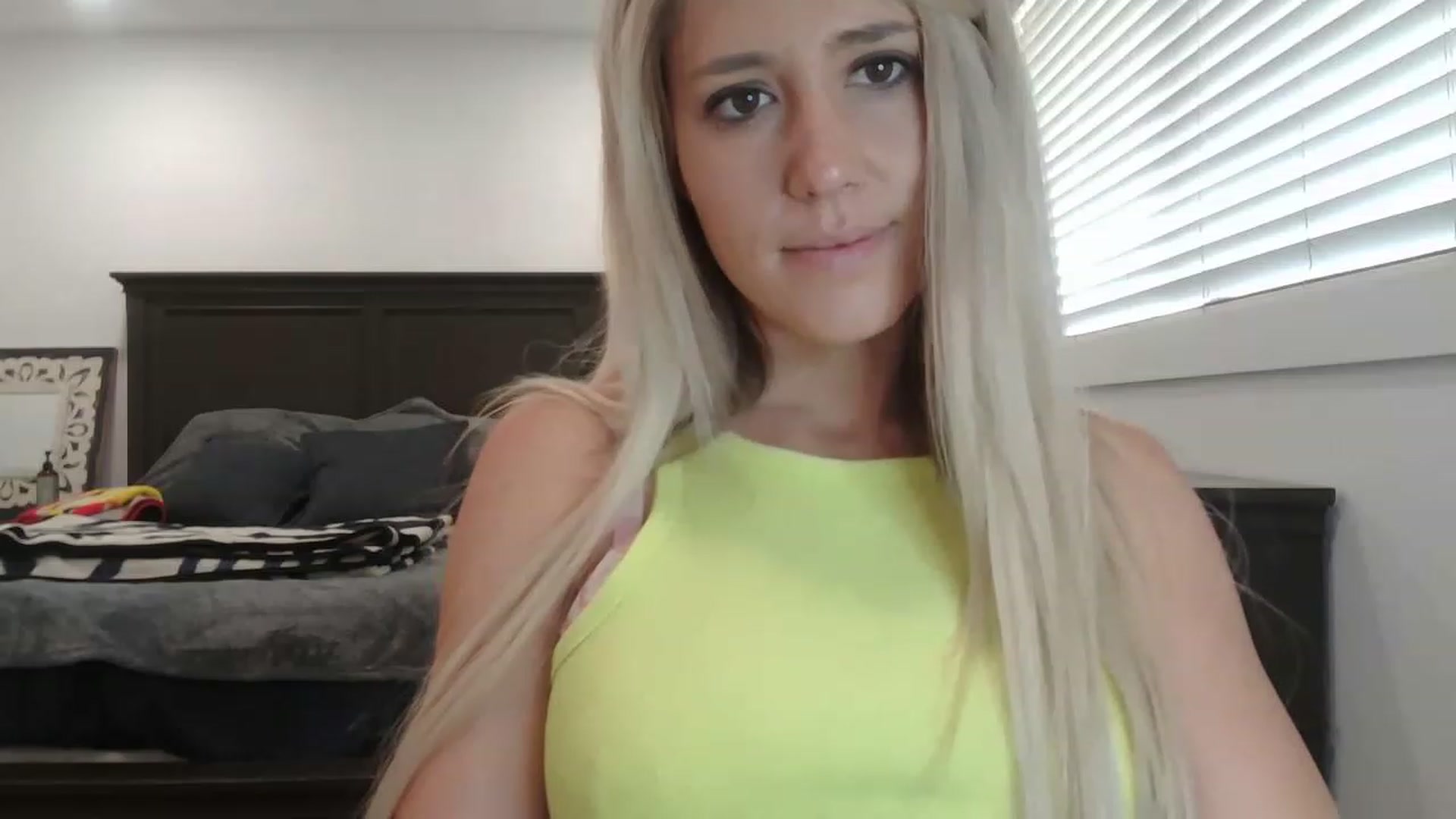 Gallery image thumbnail from blondmilf92's myfreecams stream on, 05/05/2023, 18:12 image 2 of 20