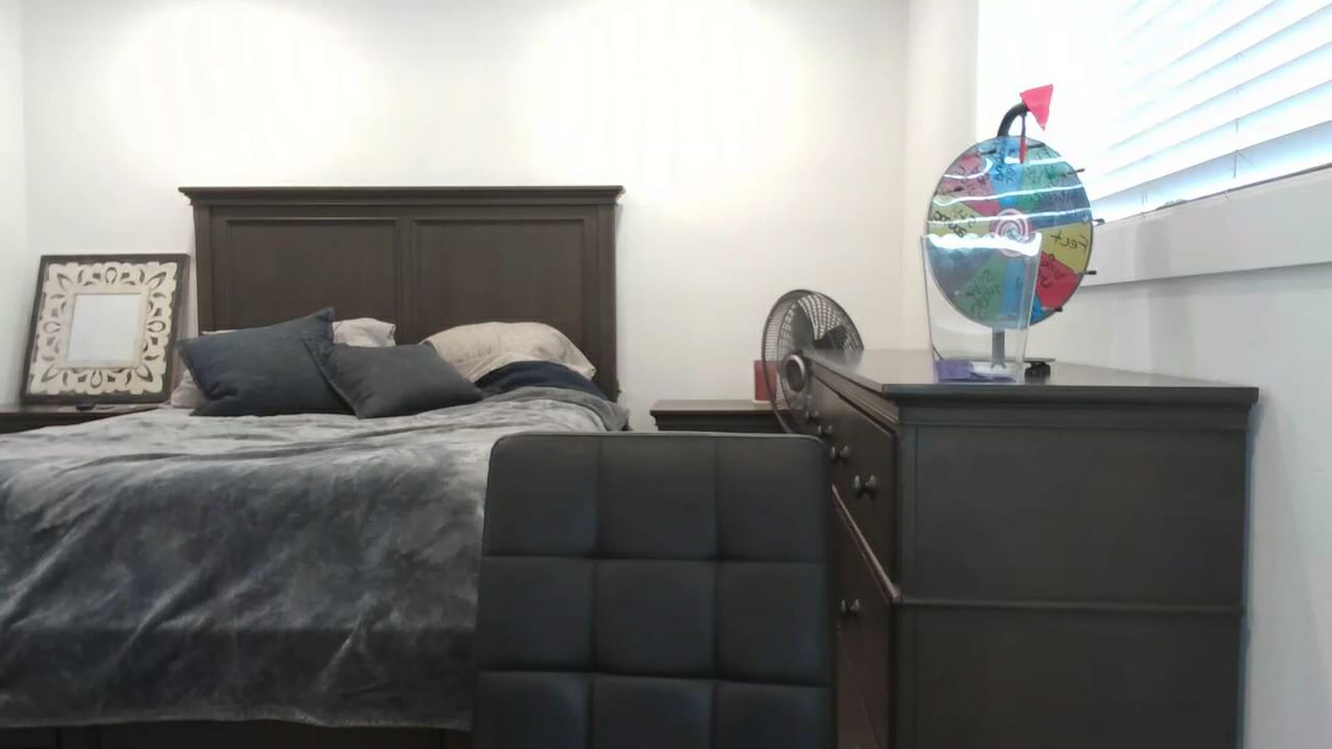 Gallery image thumbnail from blondmilf92's myfreecams stream on, 05/11/2023, 17:57 image 4 of 20