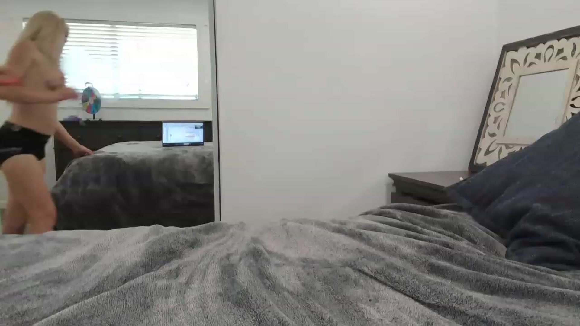 Gallery image thumbnail from blondmilf92's myfreecams stream on, 05/16/2023, 21:10 image 11 of 20