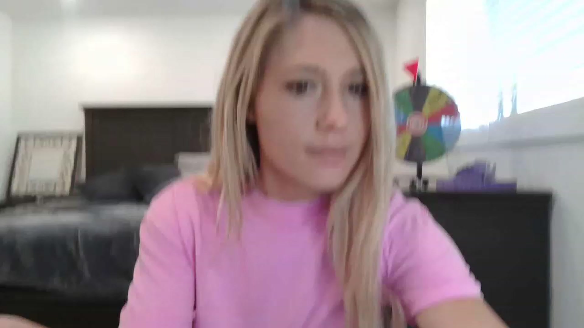 Gallery image thumbnail from blondmilf92's myfreecams stream on, 05/18/2023, 18:35 image 7 of 20