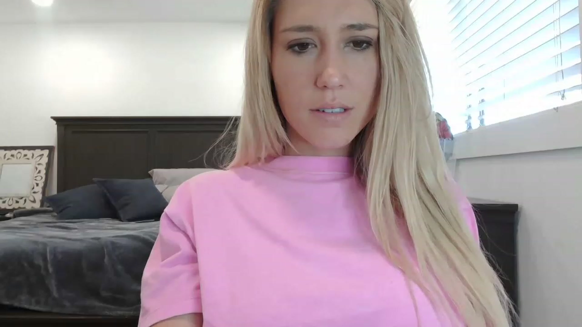 Gallery image thumbnail from blondmilf92's myfreecams stream on, 05/18/2023, 18:35 image 20 of 20