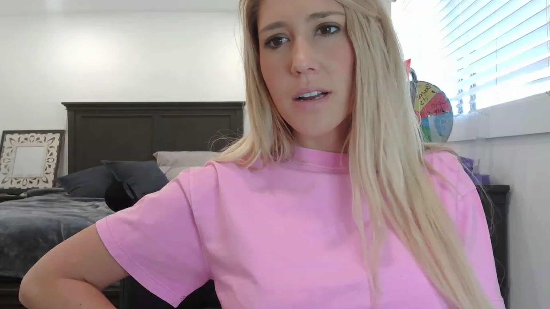 Gallery image thumbnail from blondmilf92's myfreecams stream on, 05/18/2023, 20:02 image 8 of 20