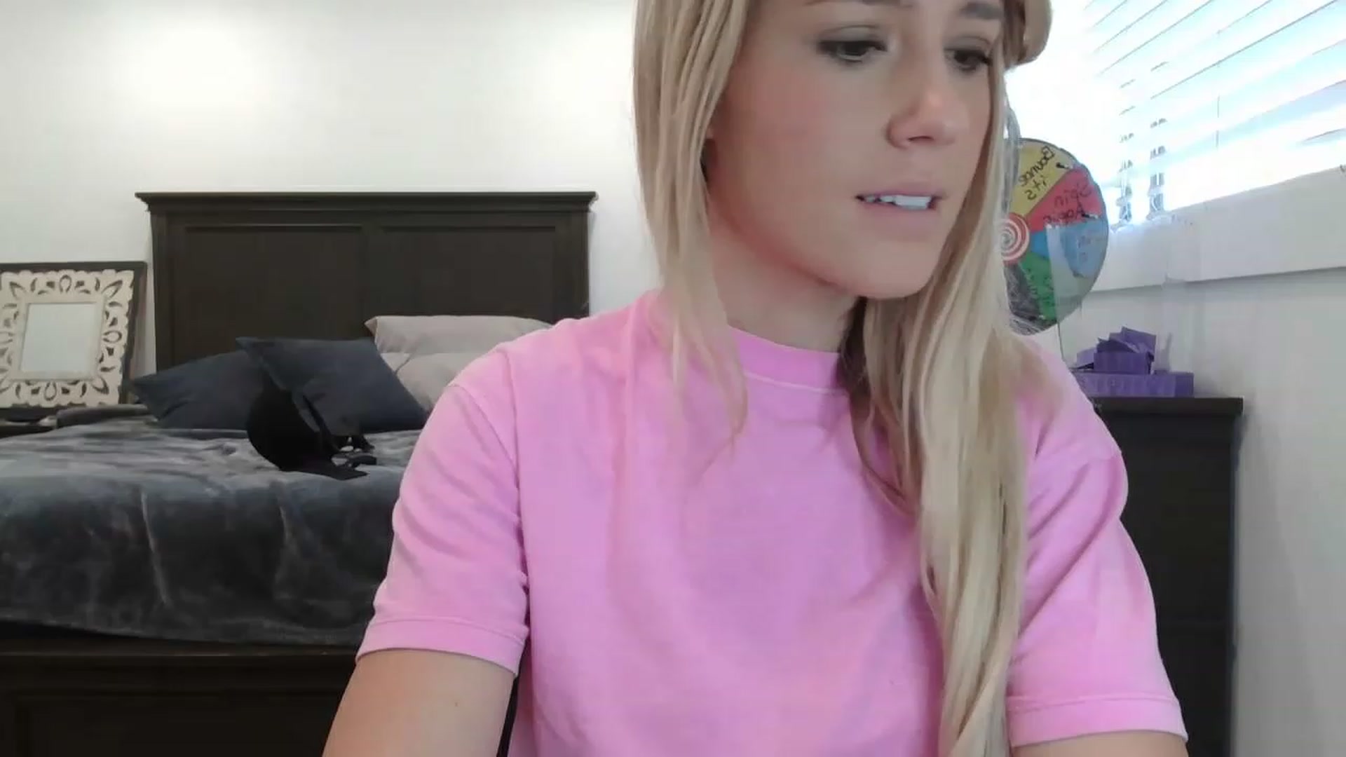 Gallery image thumbnail from blondmilf92's myfreecams stream on, 05/18/2023, 20:02 image 5 of 20