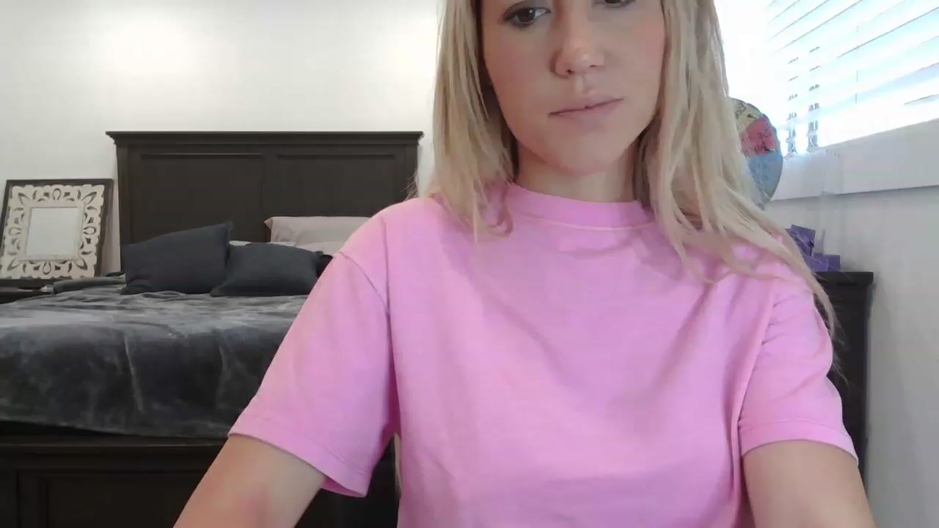 Gallery image thumbnail from blondmilf92's myfreecams stream on, 05/18/2023, 20:02 image 17 of 20