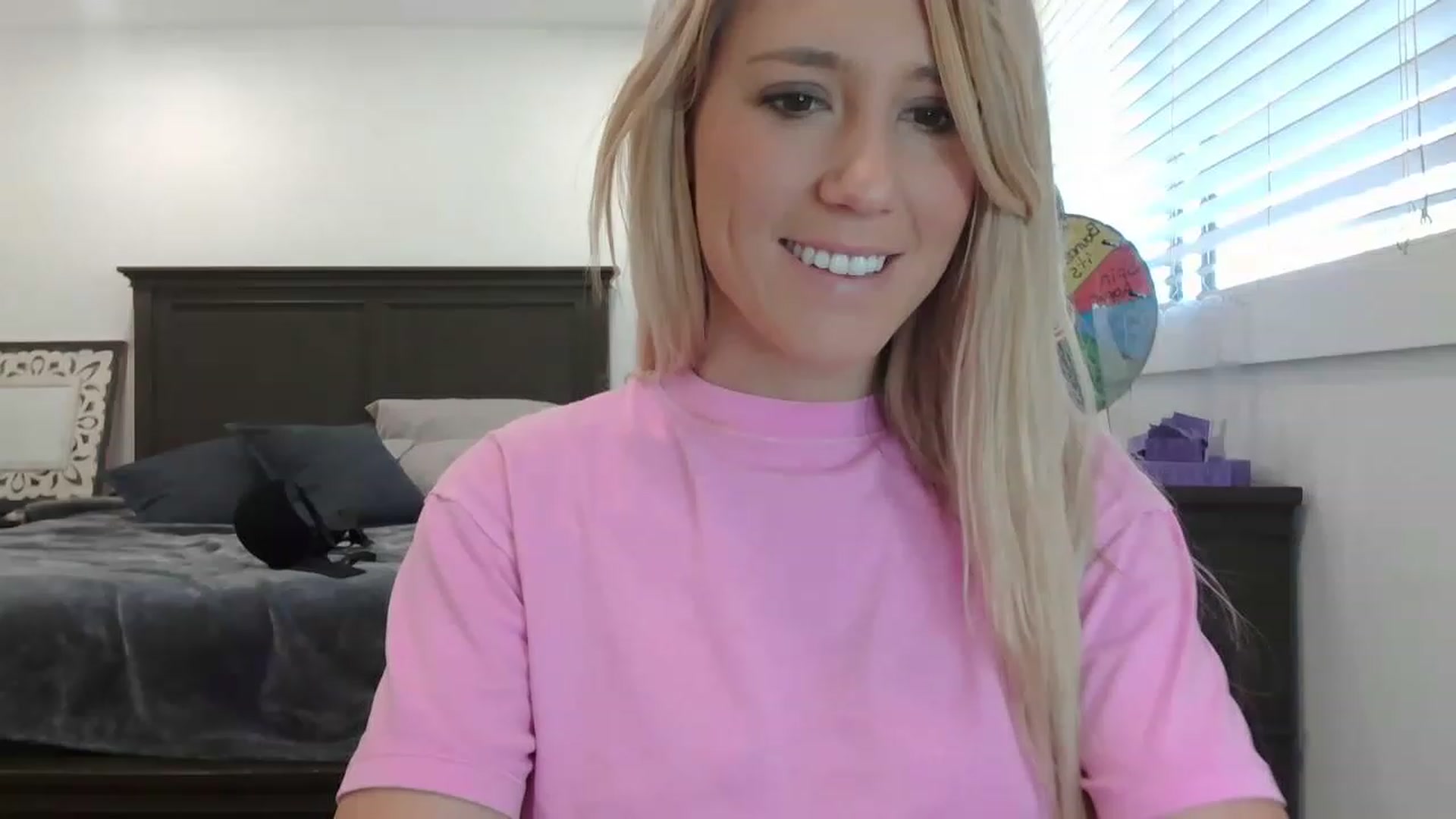 Gallery image thumbnail from blondmilf92's myfreecams stream on, 05/18/2023, 20:02 image 2 of 20