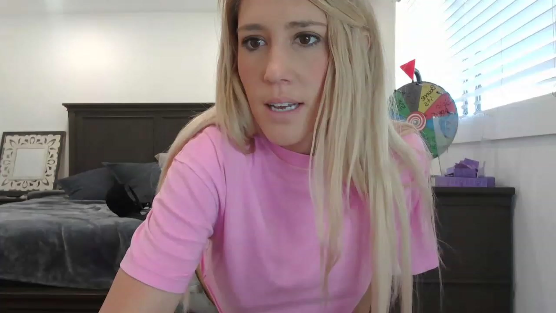 Gallery image thumbnail from blondmilf92's myfreecams stream on, 05/18/2023, 20:02 image 7 of 20