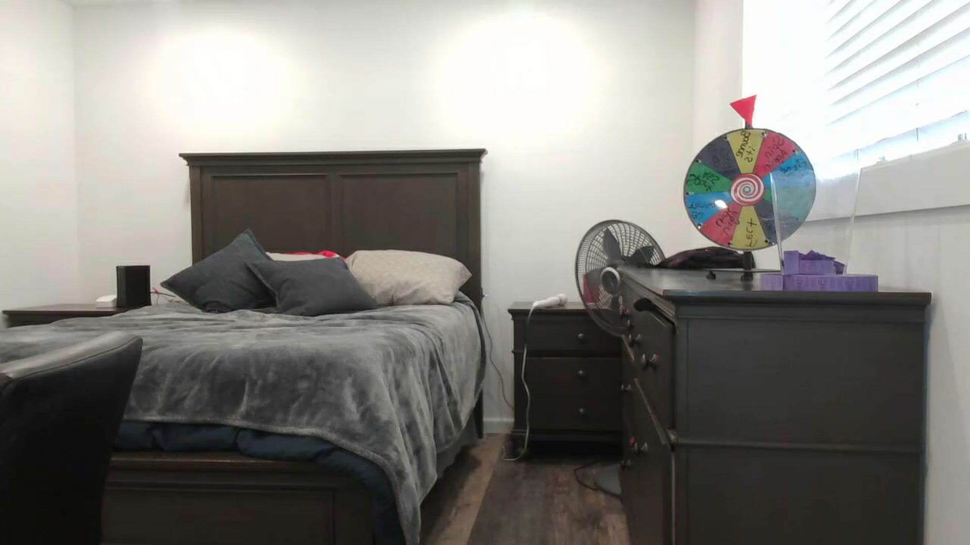 Gallery image thumbnail from blondmilf92's myfreecams stream on, 05/23/2023, 18:23 image 8 of 20