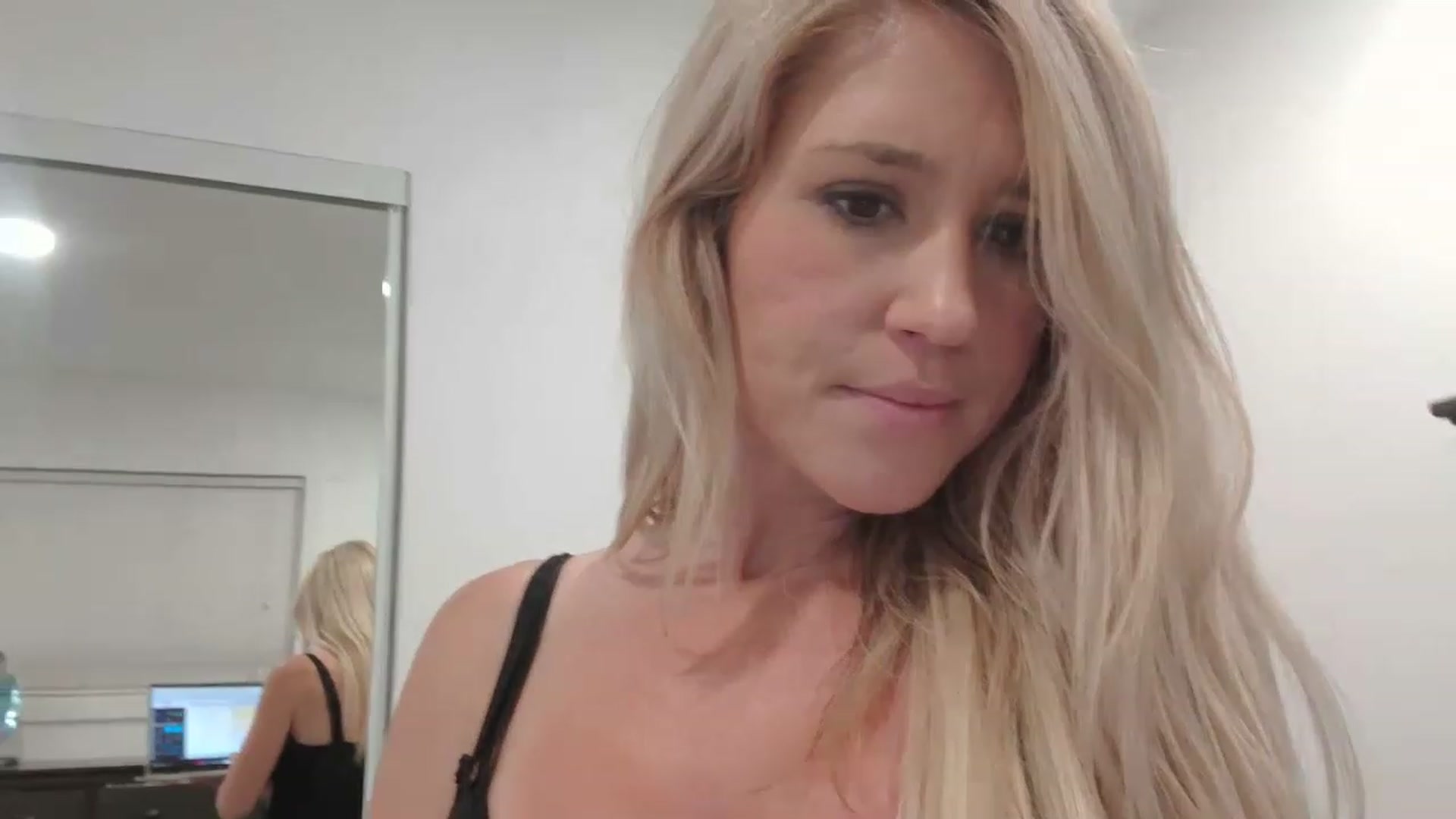 Gallery image thumbnail from blondmilf92's myfreecams stream on, 05/24/2023, 05:44 image 19 of 20