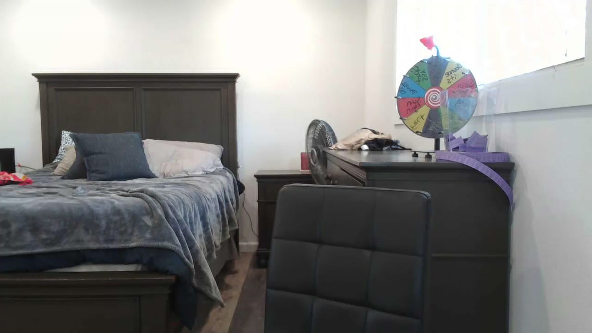 Gallery image thumbnail from blondmilf92's myfreecams stream on, 05/26/2023, 18:45 image 5 of 20