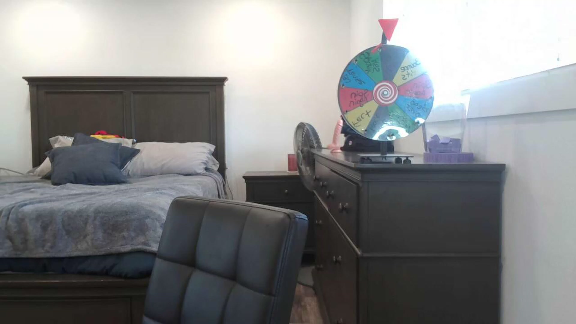 Gallery image thumbnail from blondmilf92's myfreecams stream on, 05/31/2023, 17:17 image 18 of 20