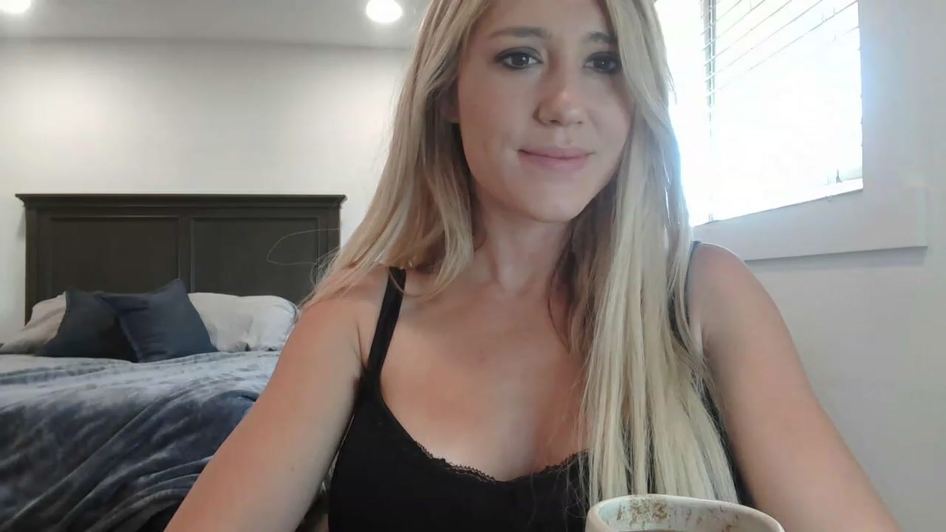 Gallery image thumbnail from blondmilf92's myfreecams stream on, 06/05/2023, 15:54 image 5 of 20