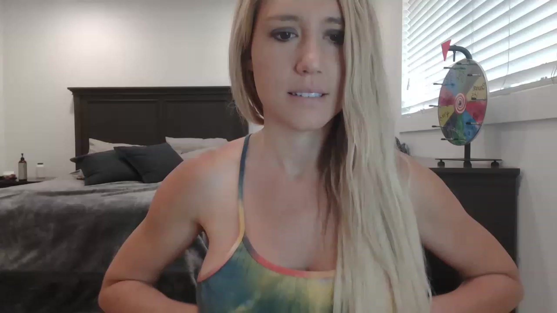 Gallery image thumbnail from blondmilf92's myfreecams stream on, 06/06/2023, 17:04 image 8 of 20