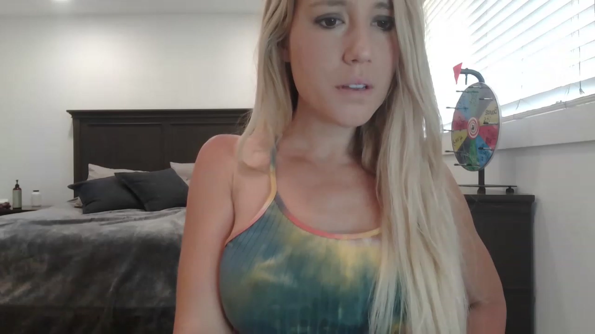 Gallery image thumbnail from blondmilf92's myfreecams stream on, 06/06/2023, 17:04 image 12 of 20