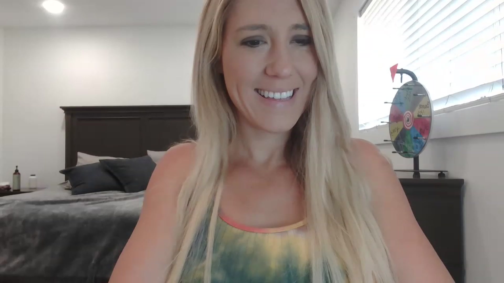 Gallery image thumbnail from blondmilf92's myfreecams stream on, 06/06/2023, 17:04 image 13 of 20