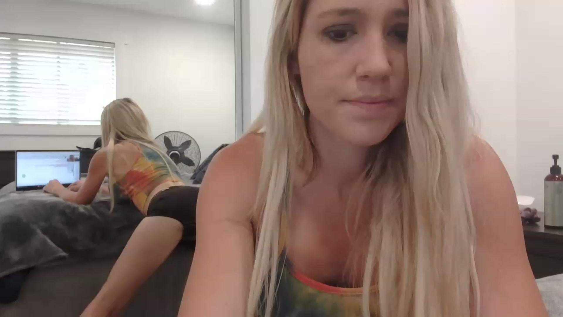 Gallery image thumbnail from blondmilf92's myfreecams stream on, 06/06/2023, 17:04 image 6 of 20