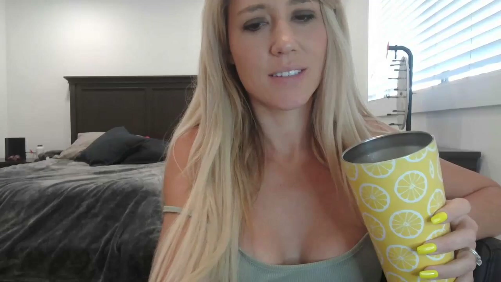 Gallery image thumbnail from blondmilf92's myfreecams stream on, 06/09/2023, 18:06 image 19 of 20
