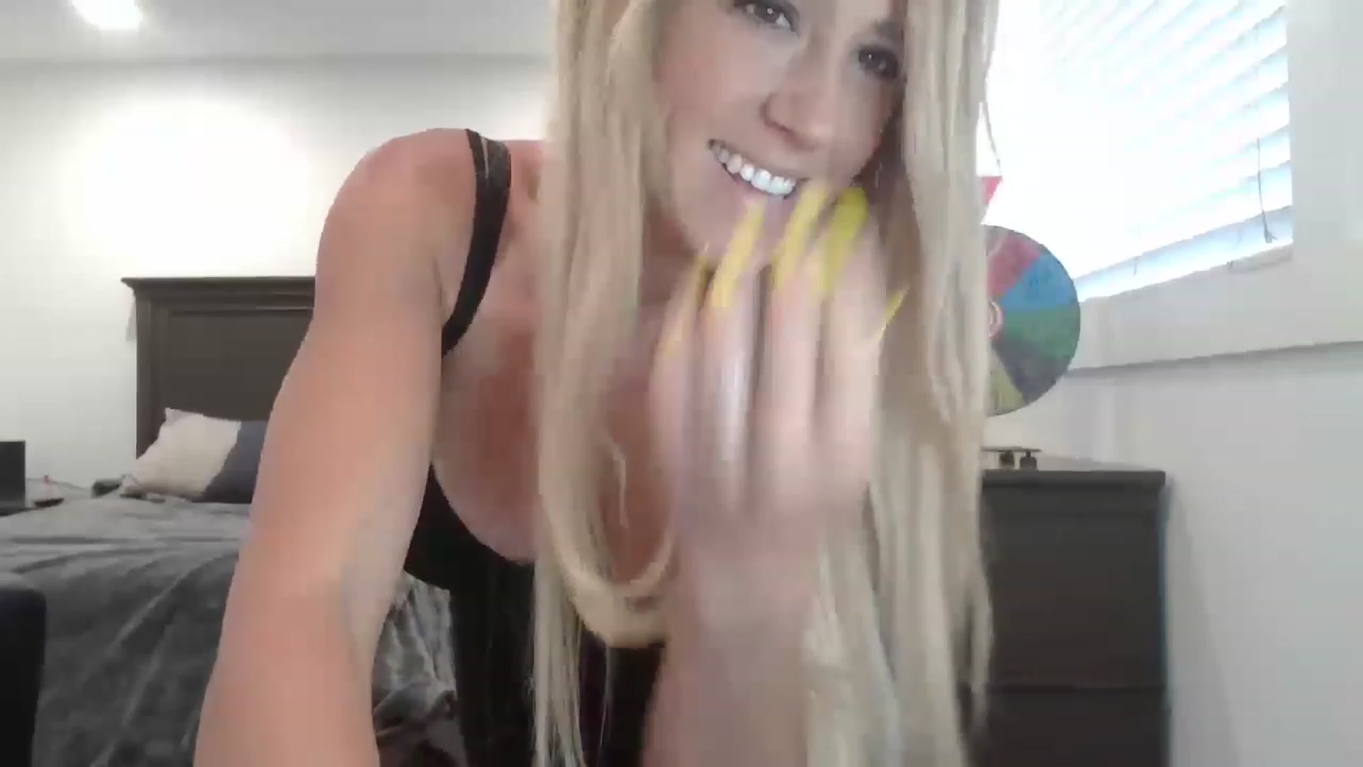 Gallery image thumbnail from blondmilf92's myfreecams stream on, 06/13/2023, 14:46 image 8 of 20