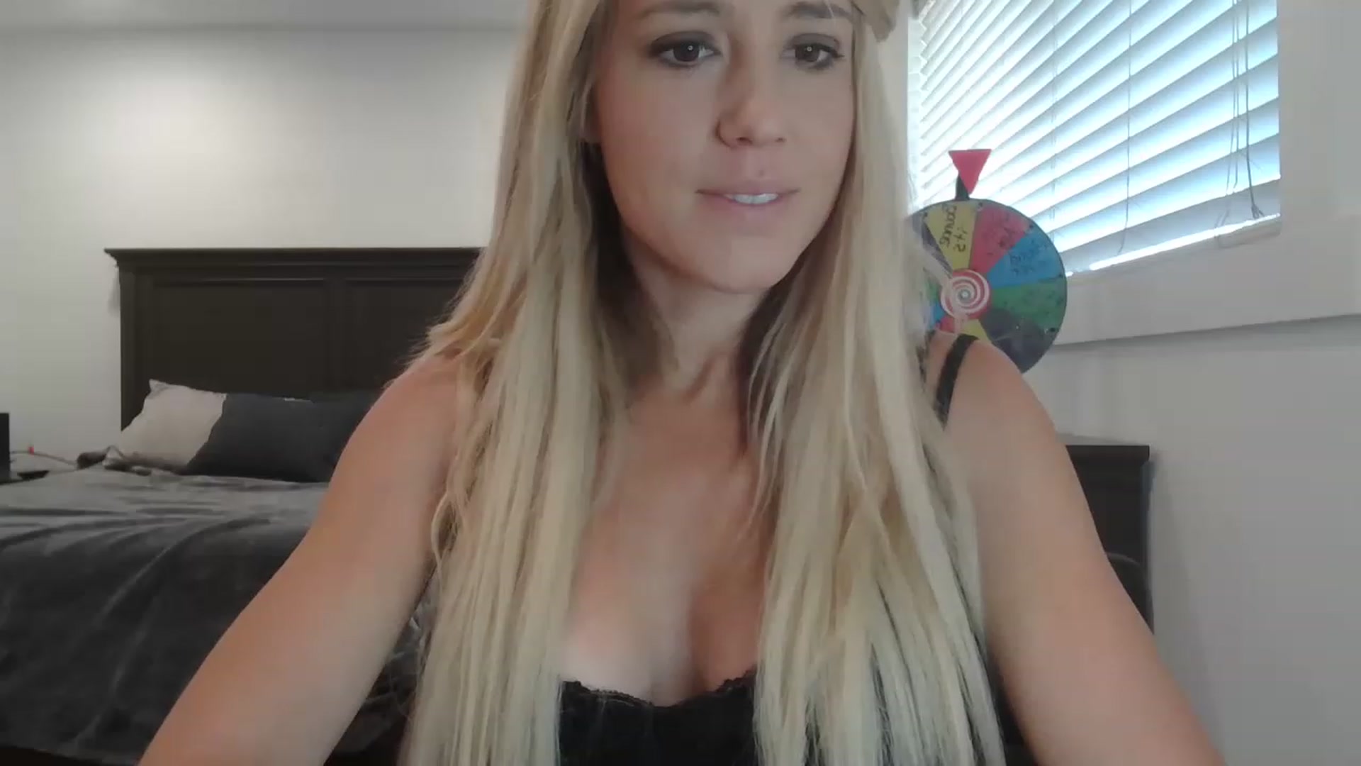 Gallery image thumbnail from blondmilf92's myfreecams stream on, 06/13/2023, 14:46 image 3 of 20