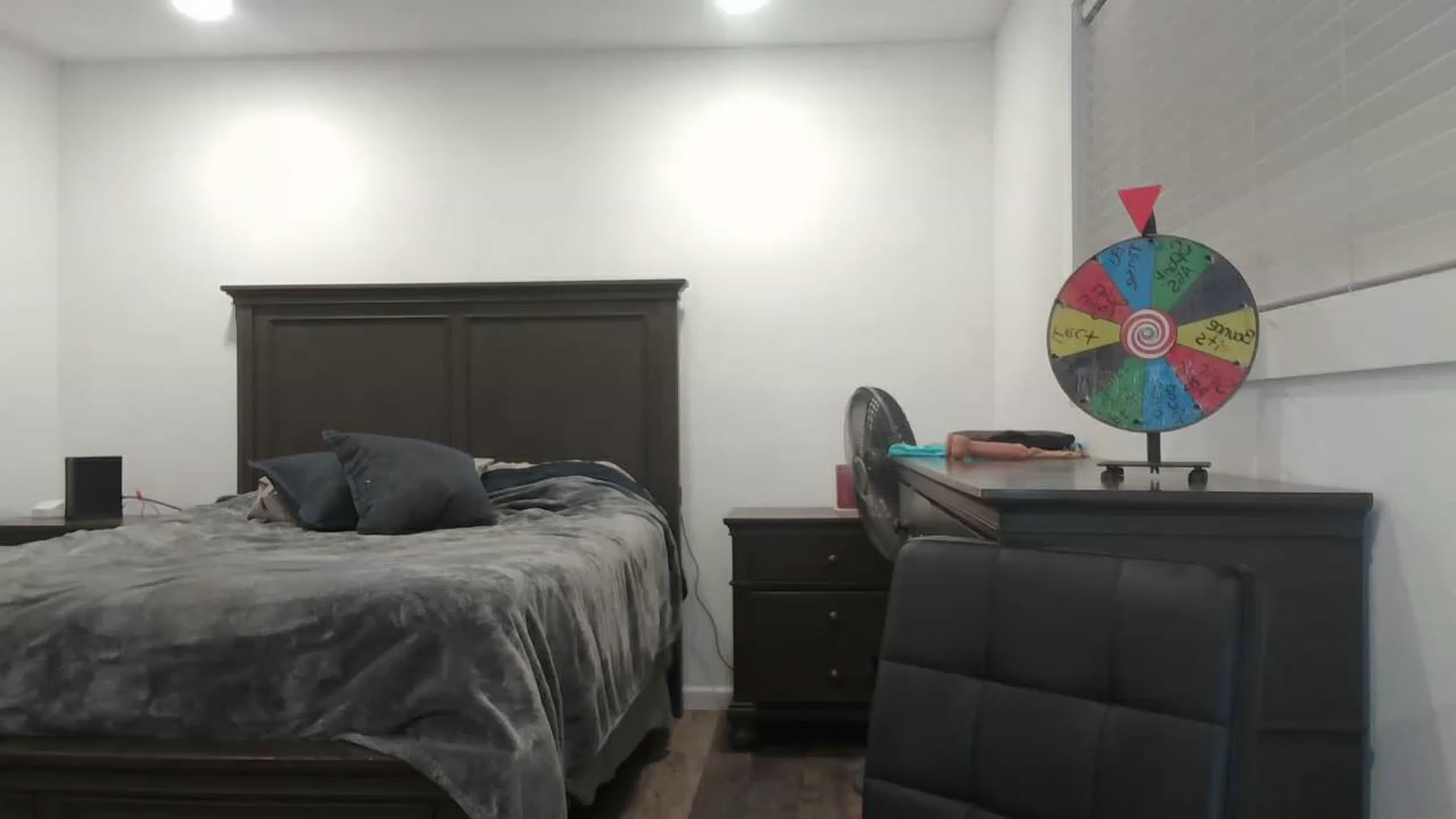Gallery image thumbnail from blondmilf92's myfreecams stream on, 06/15/2023, 03:59 image 20 of 20