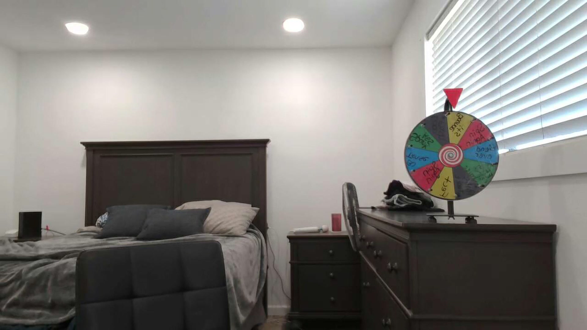 Gallery image thumbnail from blondmilf92's myfreecams stream on, 06/21/2023, 16:21 image 14 of 20