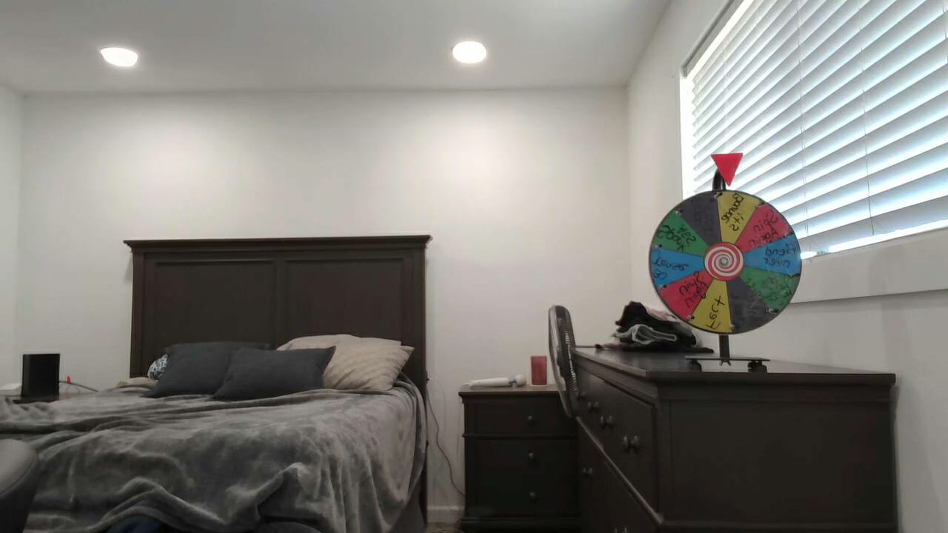 Gallery image thumbnail from blondmilf92's myfreecams stream on, 06/21/2023, 16:21 image 9 of 20