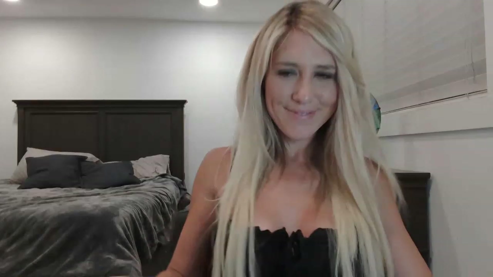 Gallery image thumbnail from blondmilf92's myfreecams stream on, 06/24/2023, 05:55 image 9 of 20