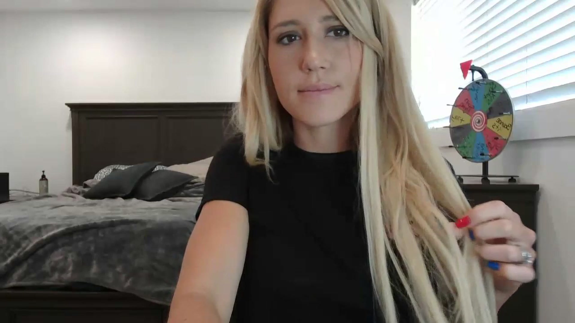 Gallery image thumbnail from blondmilf92's myfreecams stream on, 06/27/2023, 16:13 image 10 of 20