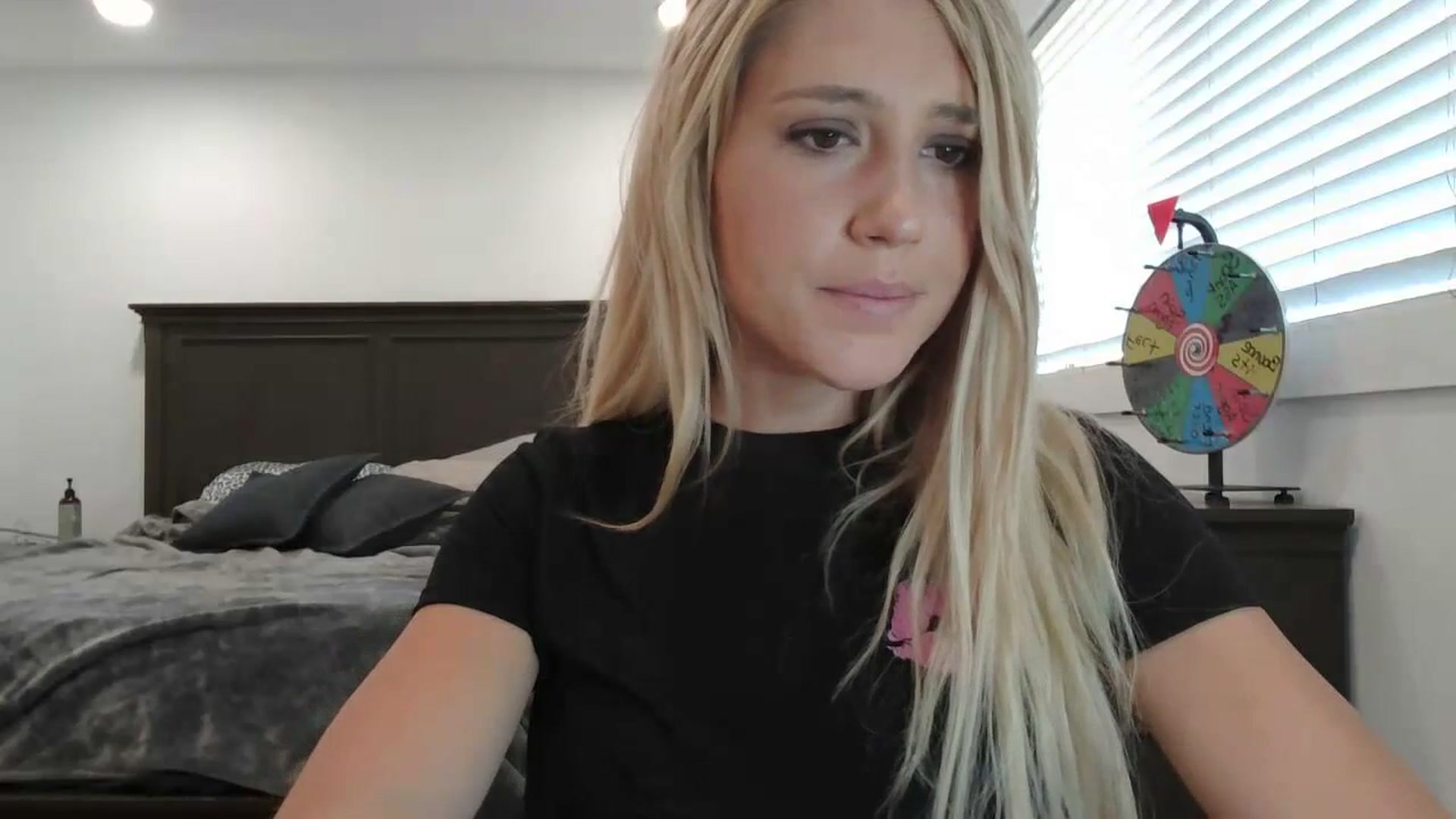 Gallery image thumbnail from blondmilf92's myfreecams stream on, 06/27/2023, 16:13 image 11 of 20
