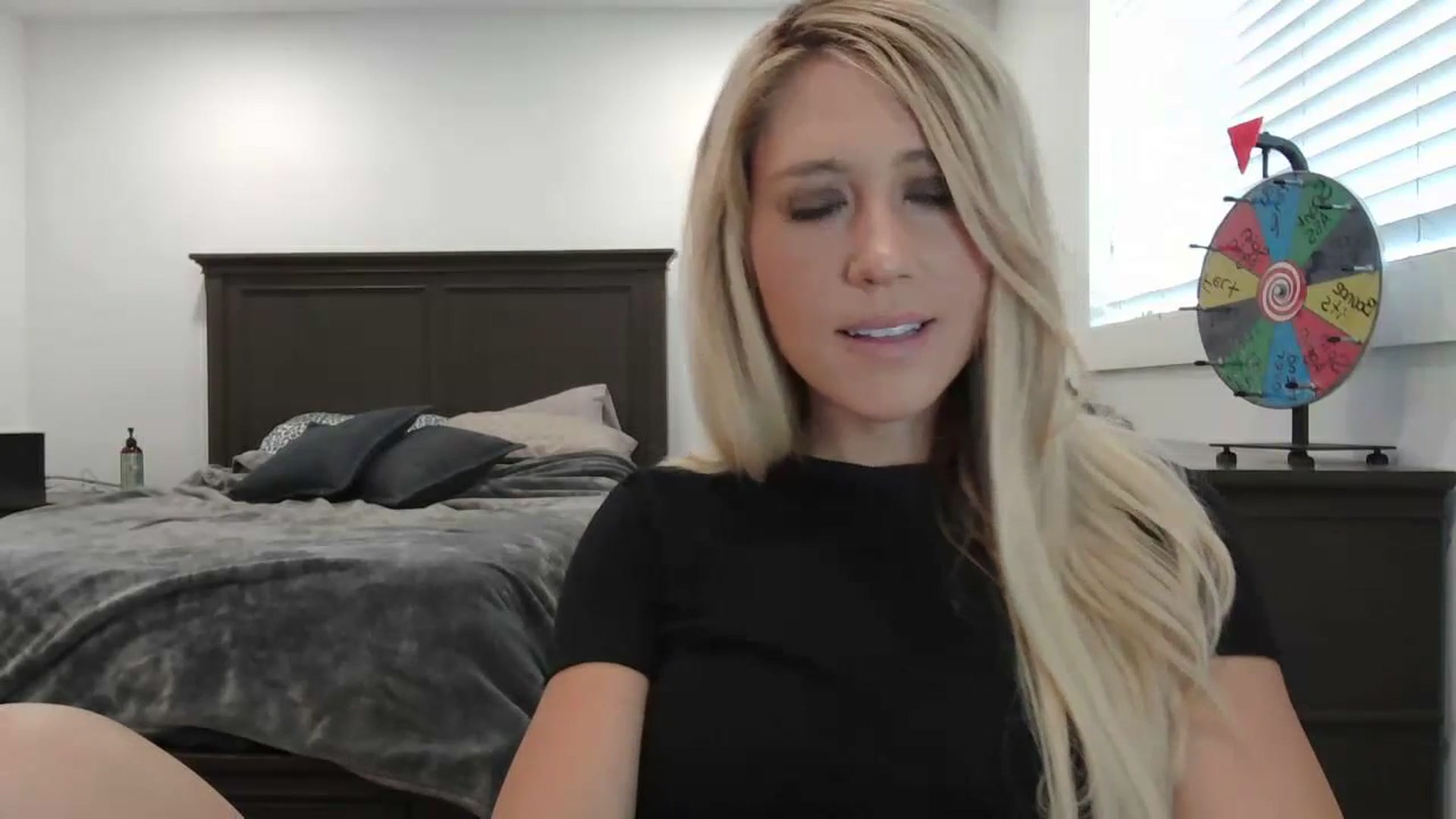 Gallery image thumbnail from blondmilf92's myfreecams stream on, 06/27/2023, 16:13 image 7 of 20